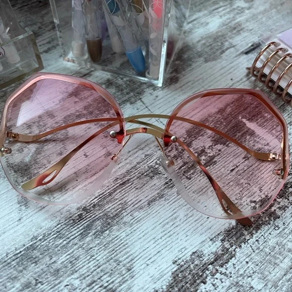 ❌SOLD❌ Rose Metal Geometric Retro Sunnies Sunglasses - Picture 4 of 7